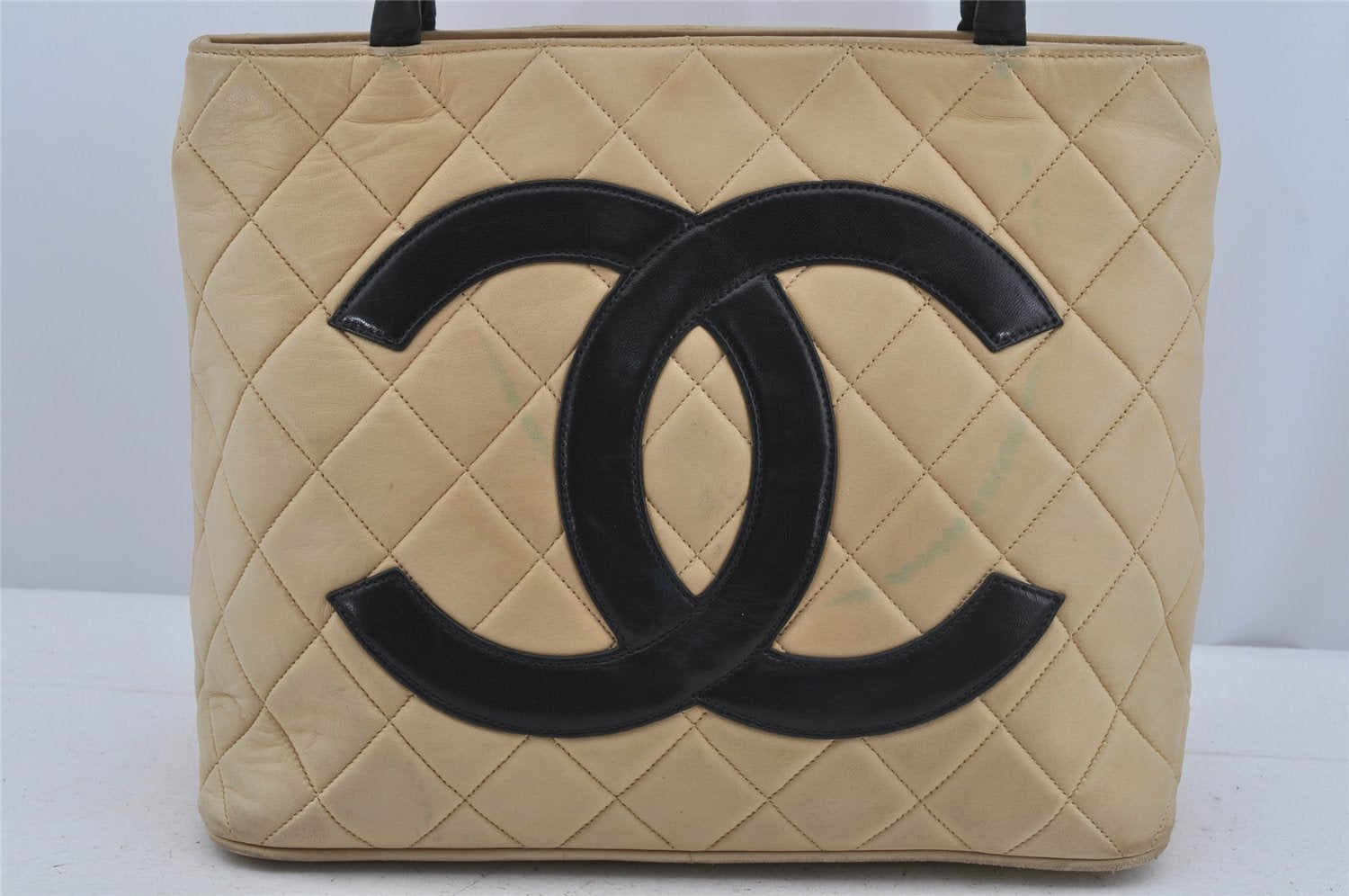 Authentic CHANEL Calf Skin Medallion CC Logo Shoulder Tote Bag Beige 6129J