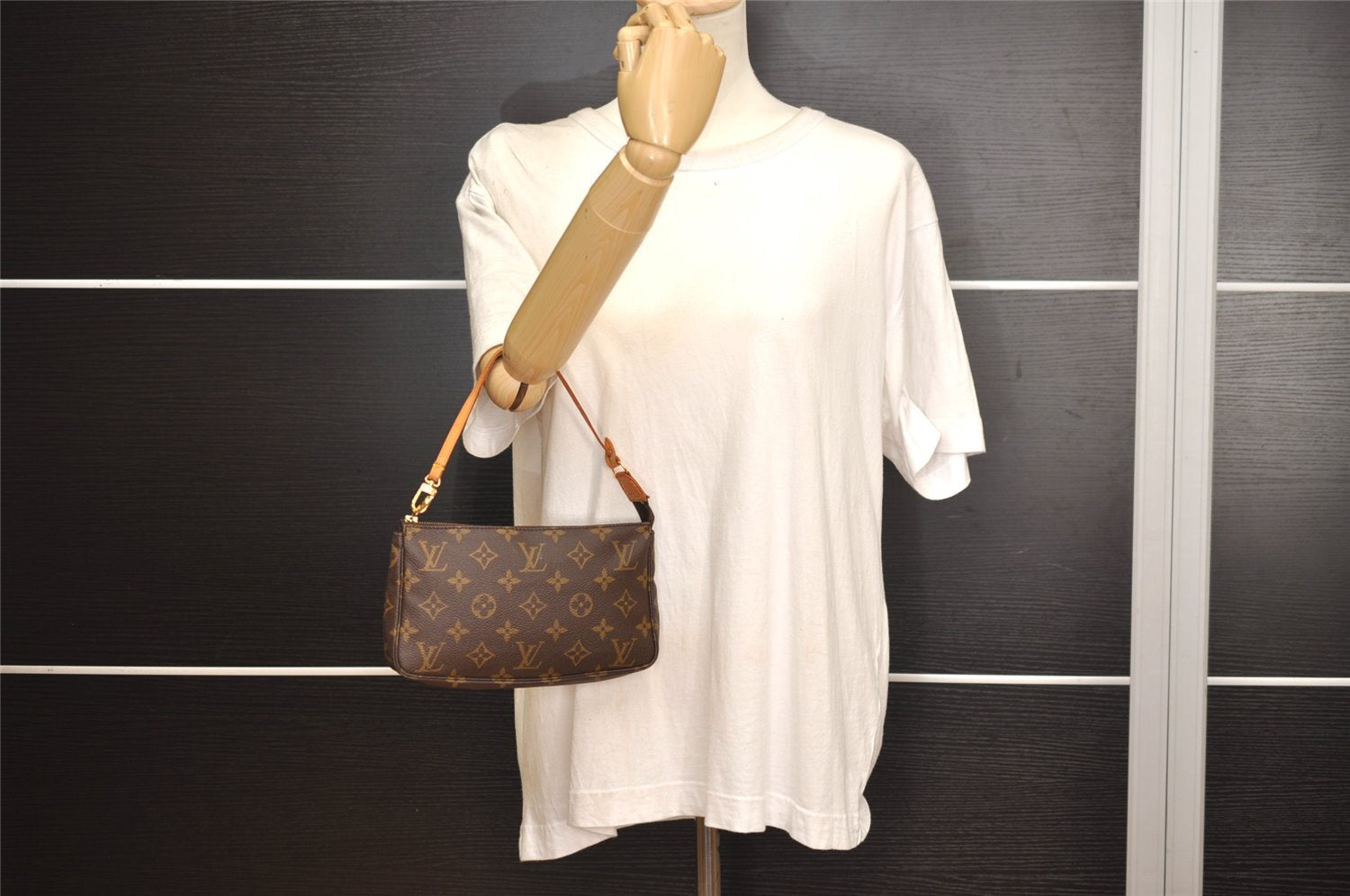 Authentic Louis Vuitton Monogram Pochette Accessoires Pouch M51980 LV 6132J