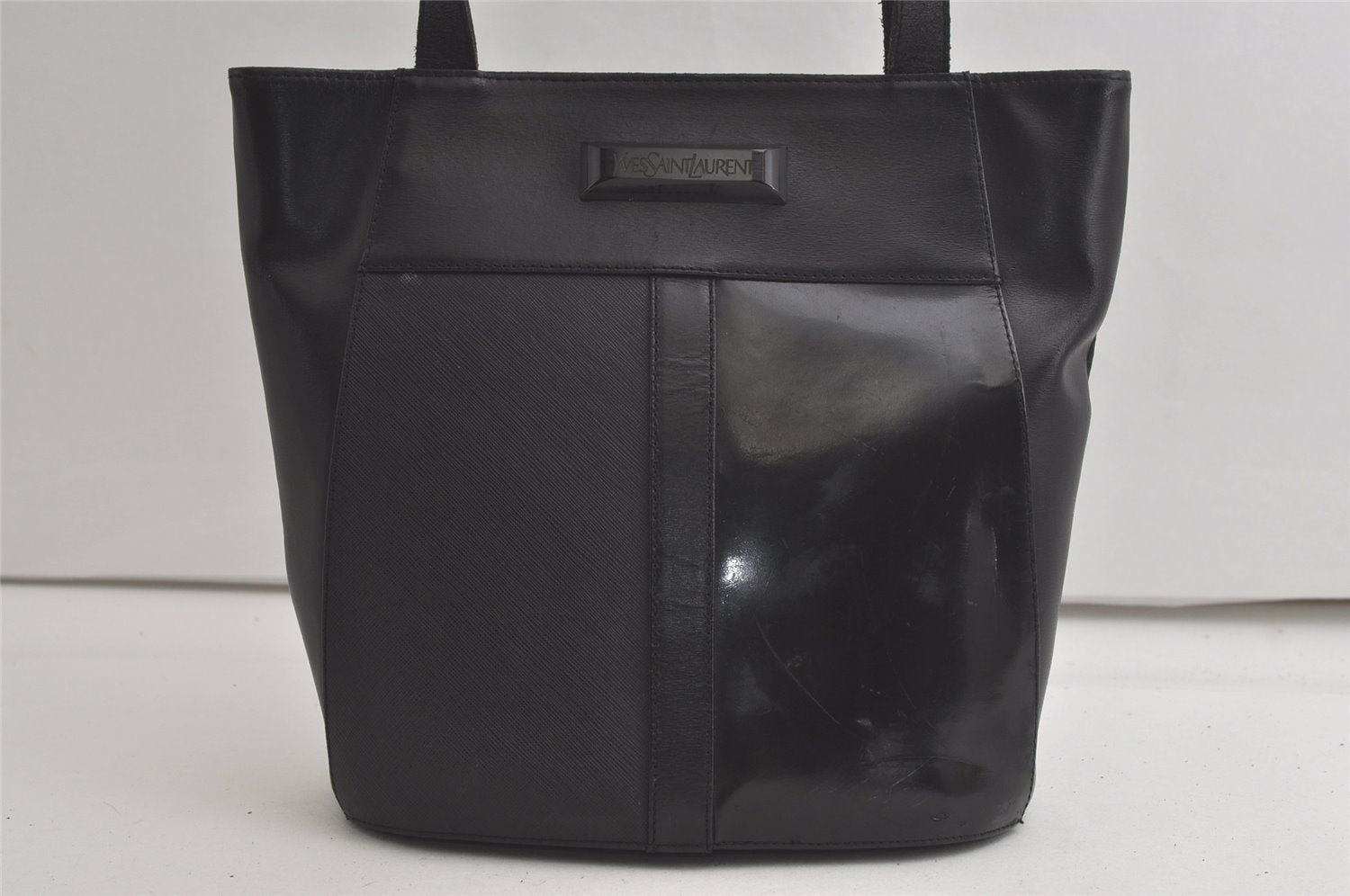 Authentic YVES SAINT LAURENT Vintage Shoulder Tote Bag Purse Leather Black 6132K