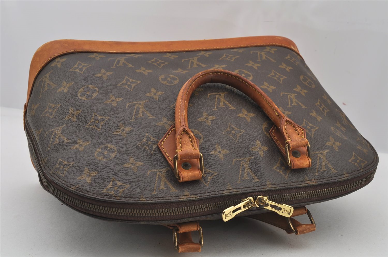 Authentic Louis Vuitton Monogram Alma Hand Bag Purse M51130 LV 6135J