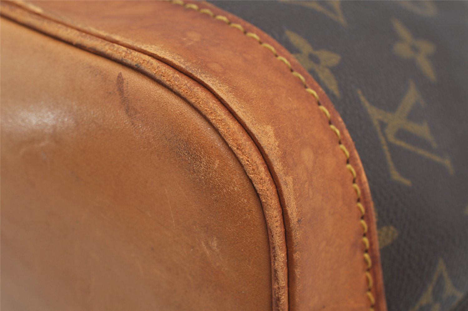 Authentic Louis Vuitton Monogram Alma Hand Bag Purse M51130 LV 6135J