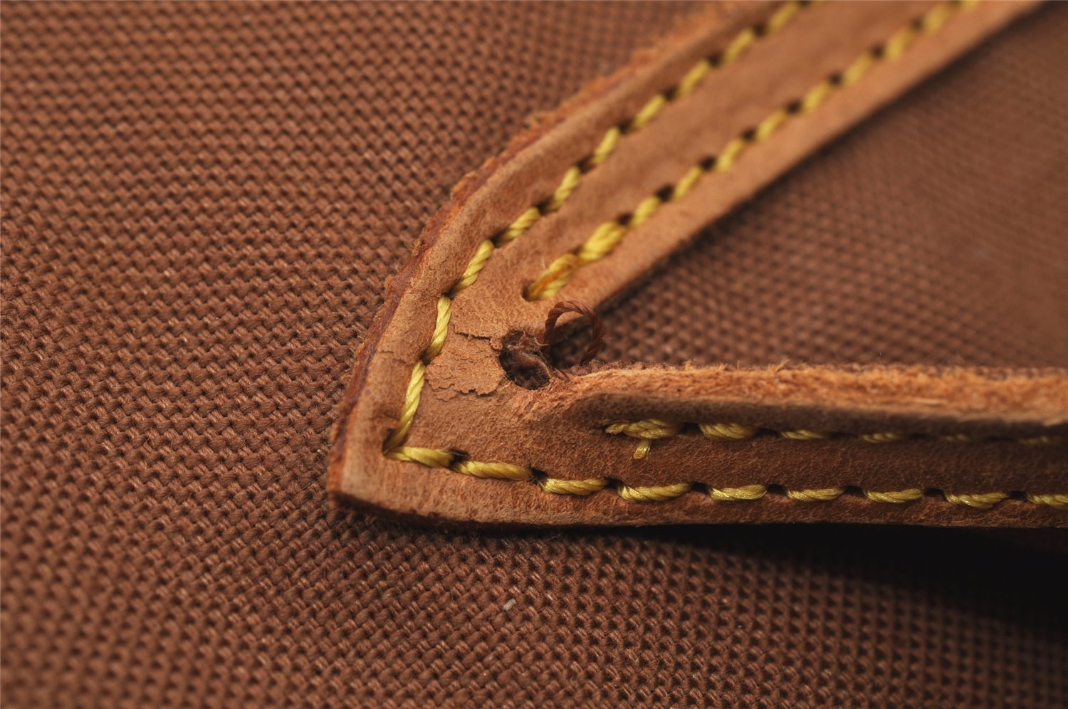 Authentic Louis Vuitton Monogram Alma Hand Bag Purse M51130 LV 6135J