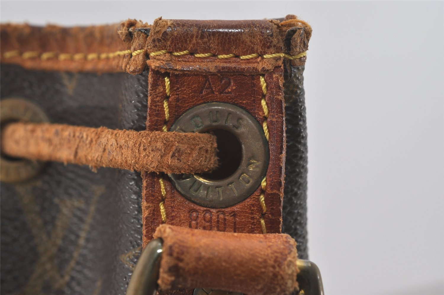 Authentic Louis Vuitton Monogram Noe Shoulder Drawstring Bag M42224 LV 6140I