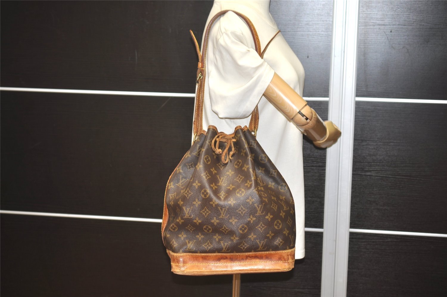 Authentic Louis Vuitton Monogram Noe Shoulder Drawstring Bag M42224 LV 6140I