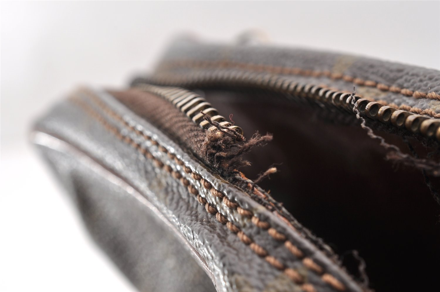 Authentic Louis Vuitton Monogram Amazone Shoulder Cross Bag Old Model Junk 6141I