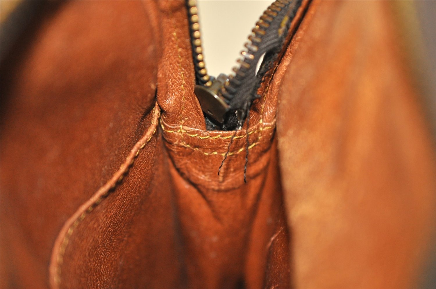 Authentic Louis Vuitton Monogram Amazone Shoulder Cross Bag Old Model Junk 6141I