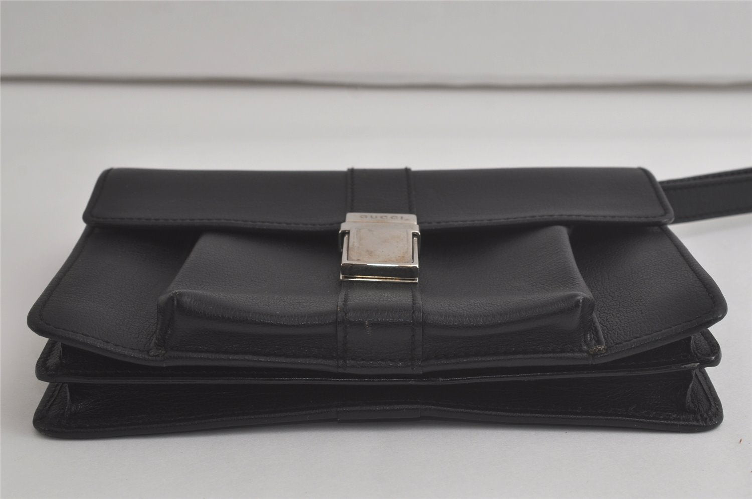 Authentic GUCCI Vintage Clutch Hand Bag Purse Leather Black 6141K