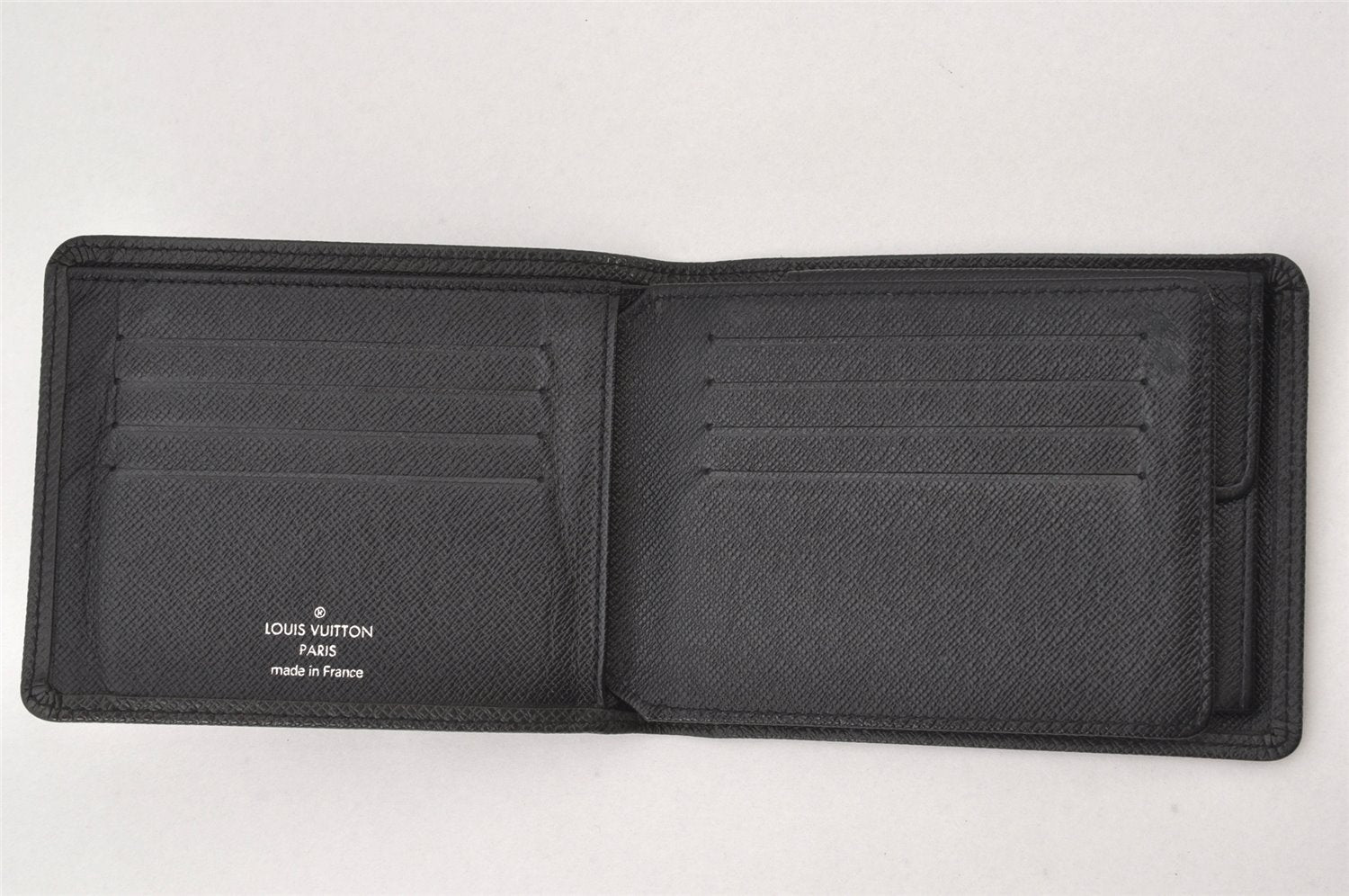 Auth Louis Vuitton Taiga Portefeuille Florin Bifold Wallet Black M31112 LV 6148K