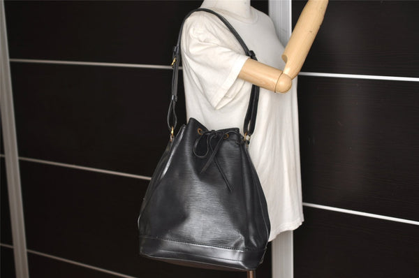 Authentic Louis Vuitton Epi Noe Shoulder Drawstring Bag Black M59002 LV 6151K