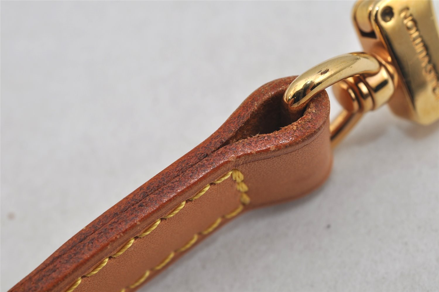 Authentic Louis Vuitton Leather Shoulder Strap Beige 47.2