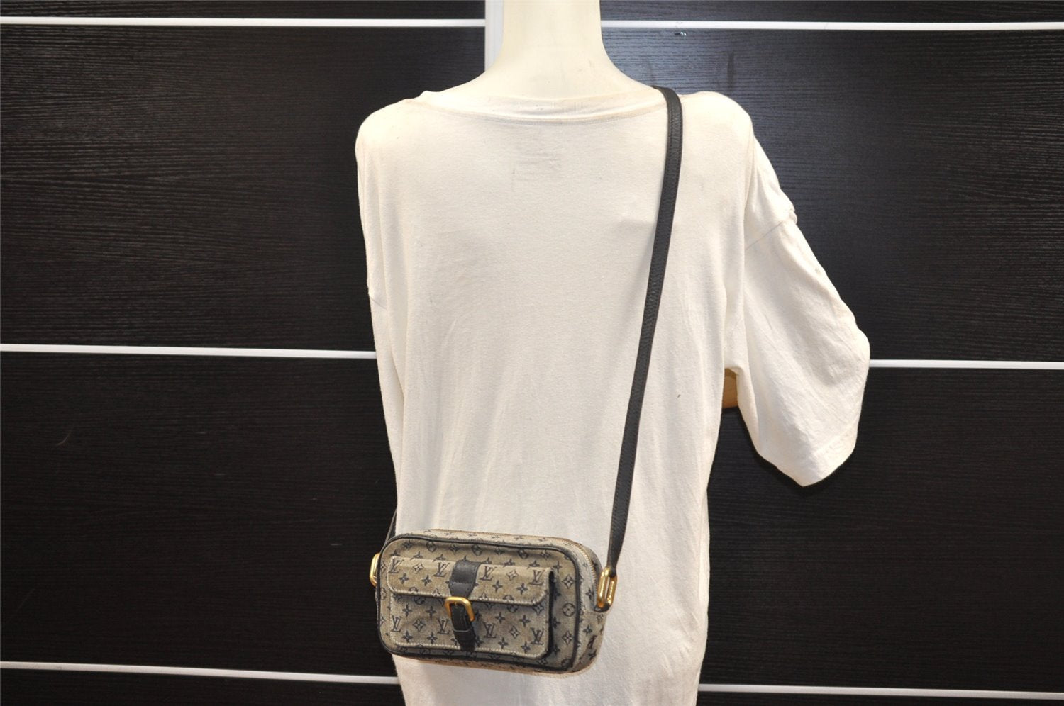 Auth Louis Vuitton Monogram Mini Juliet MM Shoulder Cross Bag M92217 Blue 6157I