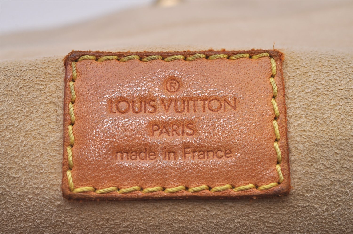 Authentic Louis Vuitton Monogram Hudson PM Shoulder Bag Purse M40027 LV 6159I