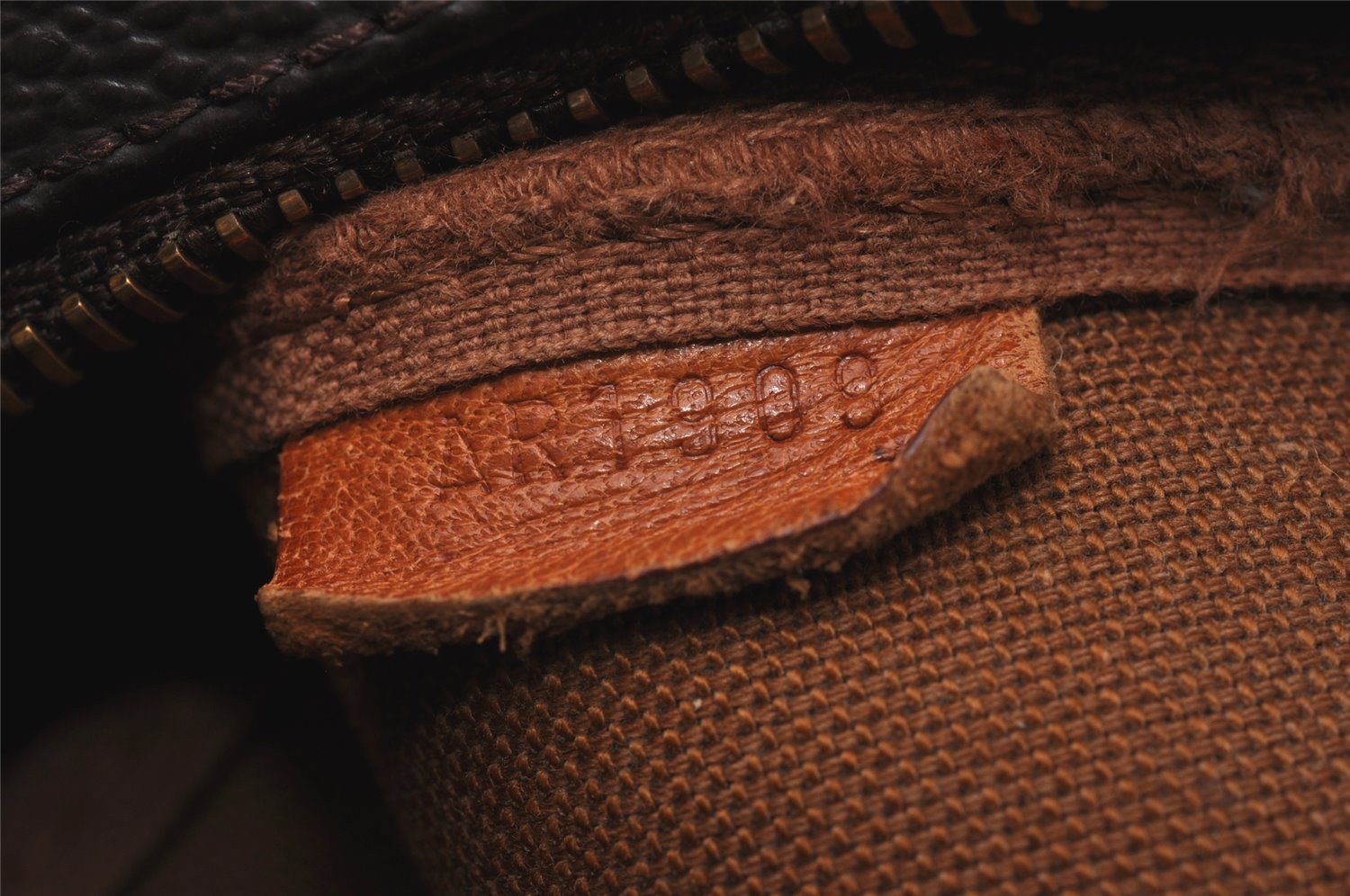 Authentic Louis Vuitton Monogram Pochette Accessoires Shoulder Cross Pouch 6160I