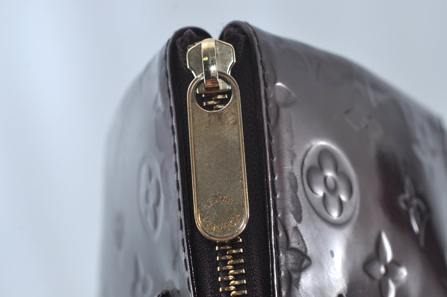 Auth Louis Vuitton Vernis Rose Wood Avenue Shoulder Bag Wine Red M93510 LV 6161J