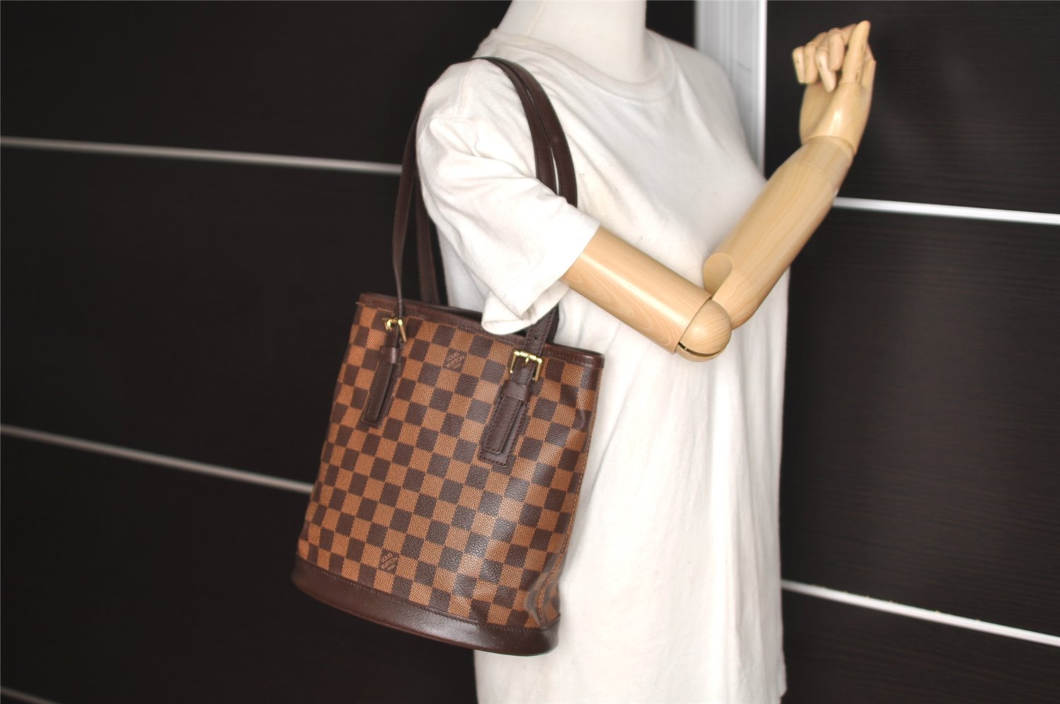 Authentic Louis Vuitton Damier Marais Bucket Shoulder Tote Bag N42240 LV 6169I