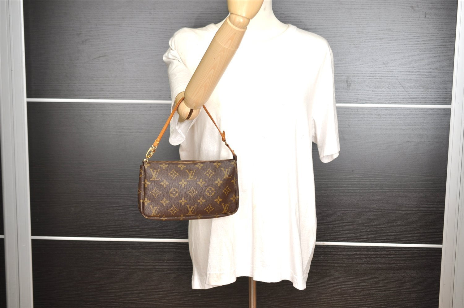 Authentic Louis Vuitton Monogram Pochette Accessoires Pouch M51980 LV 6170I