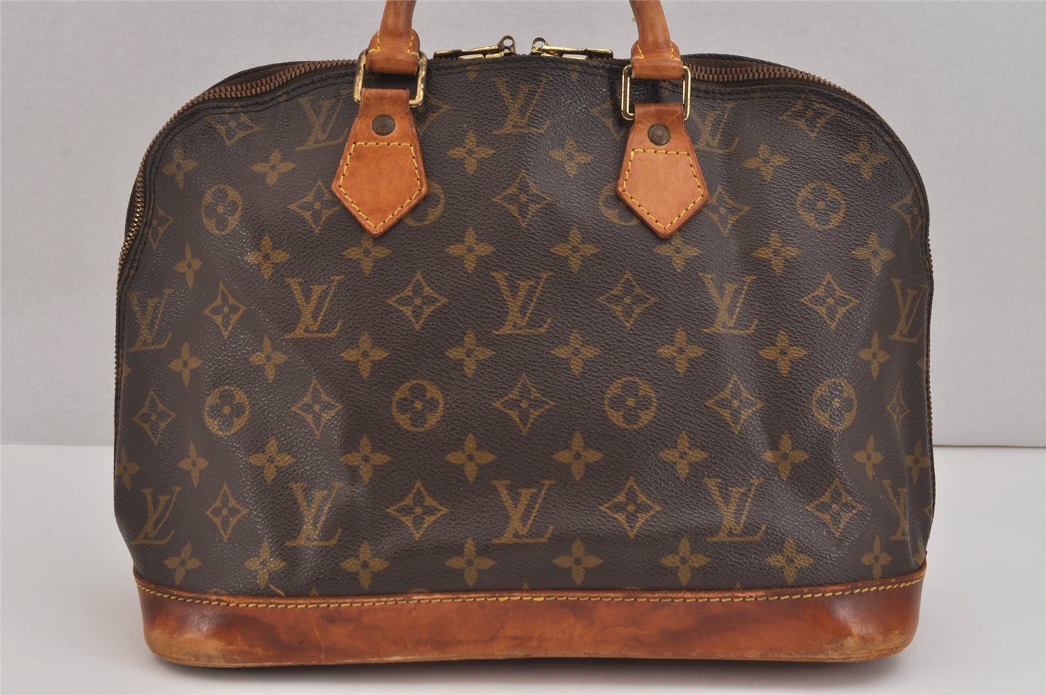 Authentic Louis Vuitton Monogram Alma Hand Bag Purse M51130 LV 6174J