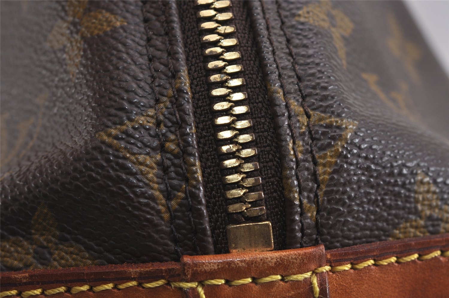 Authentic Louis Vuitton Monogram Alma Hand Bag Purse M51130 LV 6174J