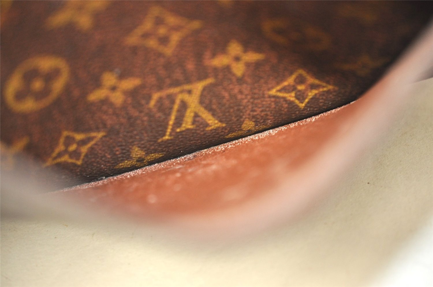 Authentic Louis Vuitton Monogram Saint Cloud GM M51242 Shoulder Cross Bag 6183J