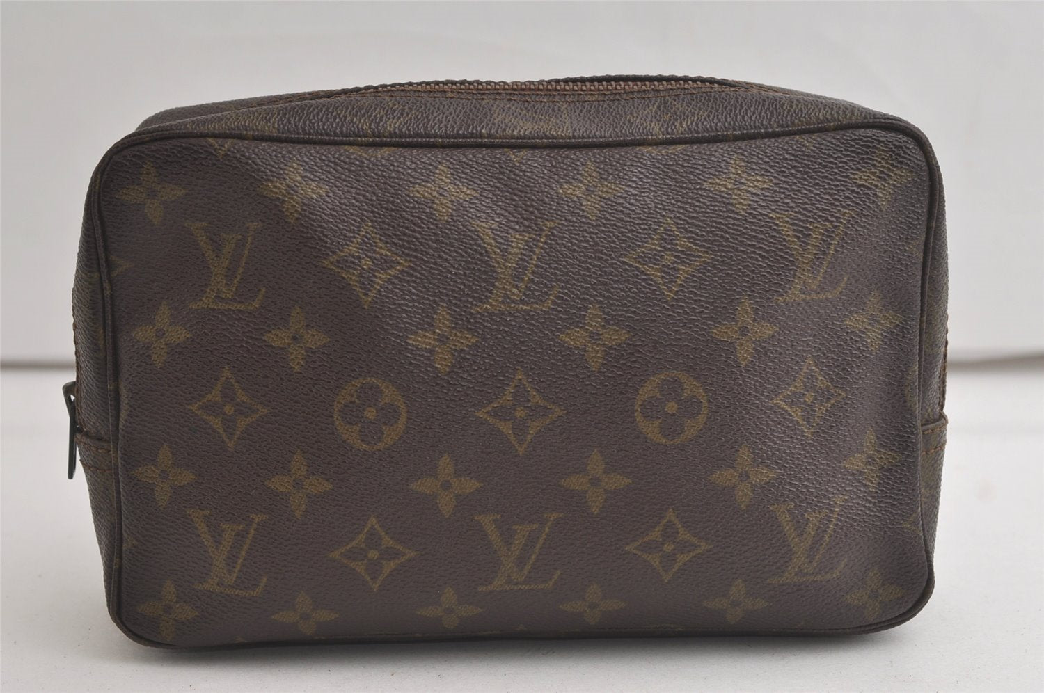 Auth Louis Vuitton Monogram Trousse Toilette 23 Clutch Hand Bag Old Model 6184K