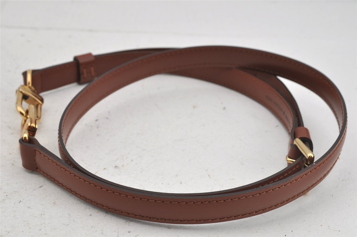 Authentic Louis Vuitton Leather Shoulder Strap Brown 40.9-48