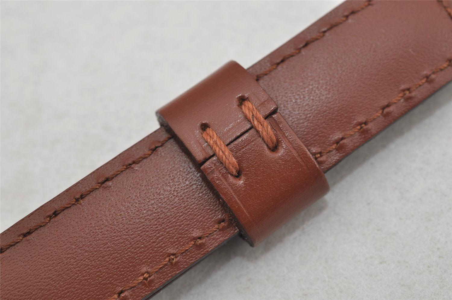 Authentic Louis Vuitton Leather Shoulder Strap Brown 40.9-48