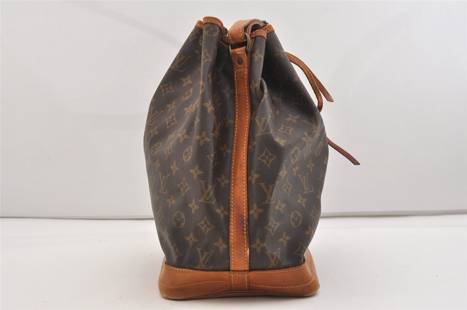 Authentic Louis Vuitton Monogram Noe Shoulder Drawstring Bag M42224 LV 6187J