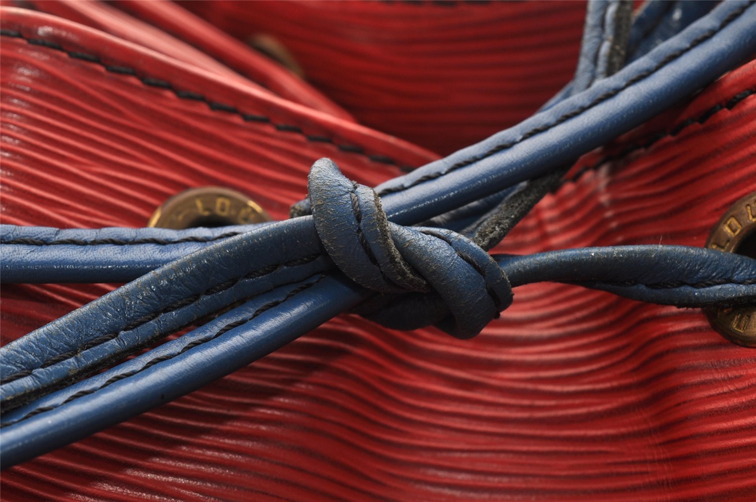 Authentic Louis Vuitton Epi Noe Bi-color Red x Blue M44084 Drawstring Bag 6192I