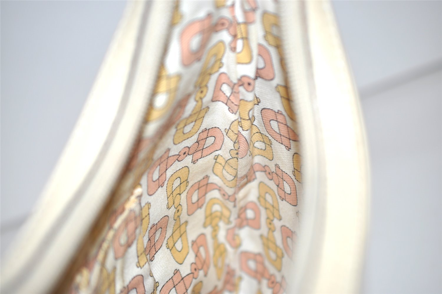 Authentic GUCCI Guccissima GG Leather Shoulder Hand Bag 262903 White 6199I