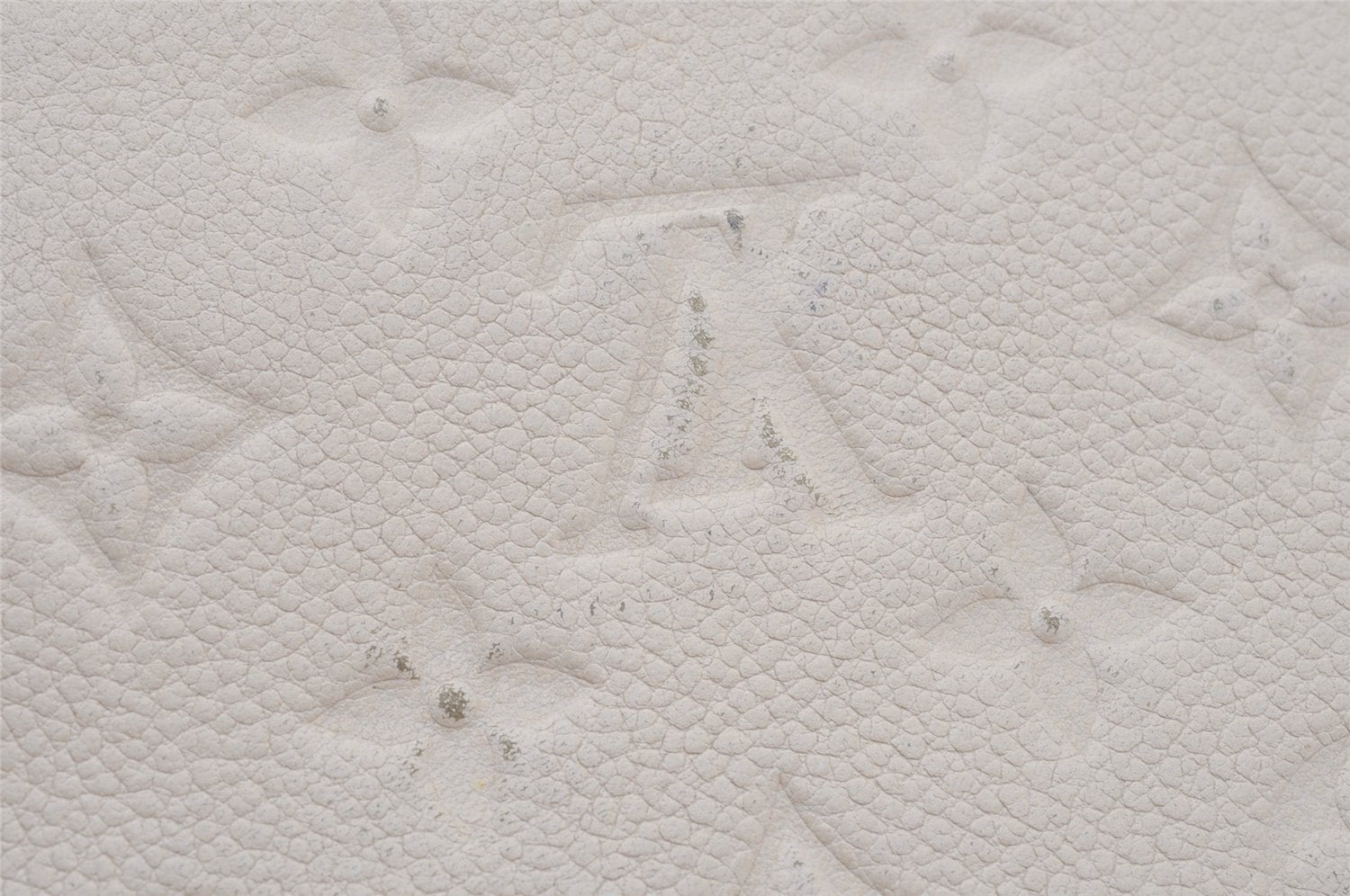 Louis Vuitton Monogram Empreinte Portefeuille Secret Long Wallet White LV 6202K