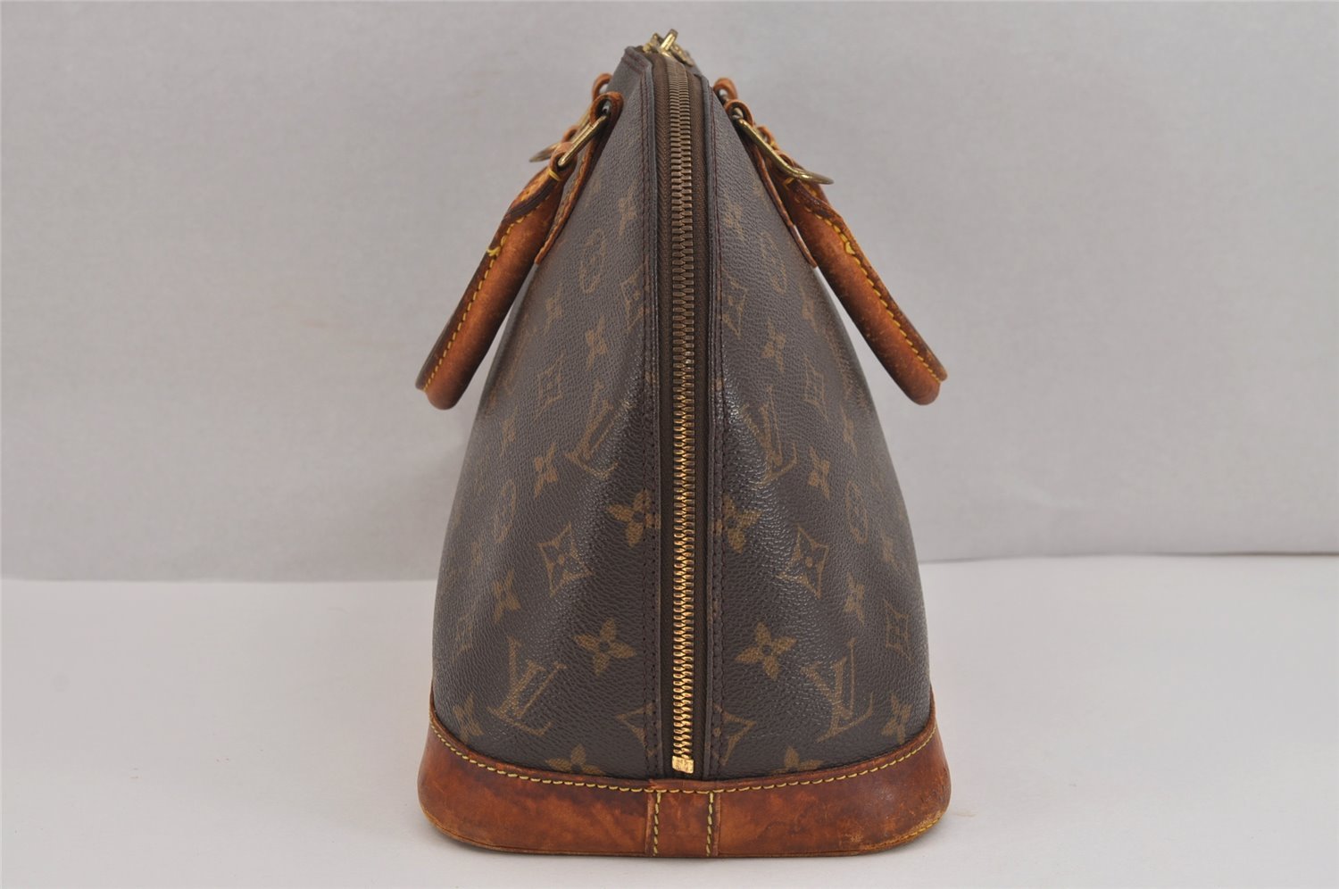 Authentic Louis Vuitton Monogram Alma Hand Bag Purse M51130 LV 6208J