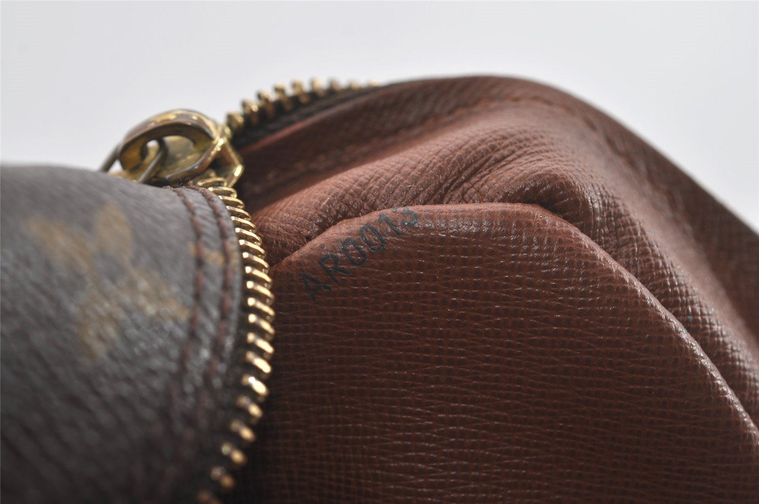 Authentic Louis Vuitton Monogram Nile Shoulder Cross Body Bag M45244 LV 6210I