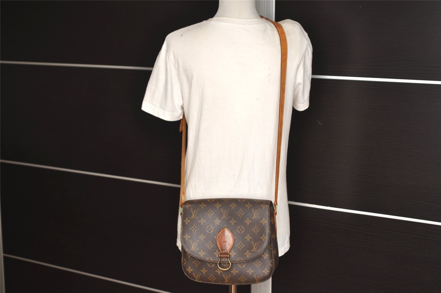 Authentic Louis Vuitton Monogram Saint Cloud GM M51242 Shoulder Cross Bag 6218J