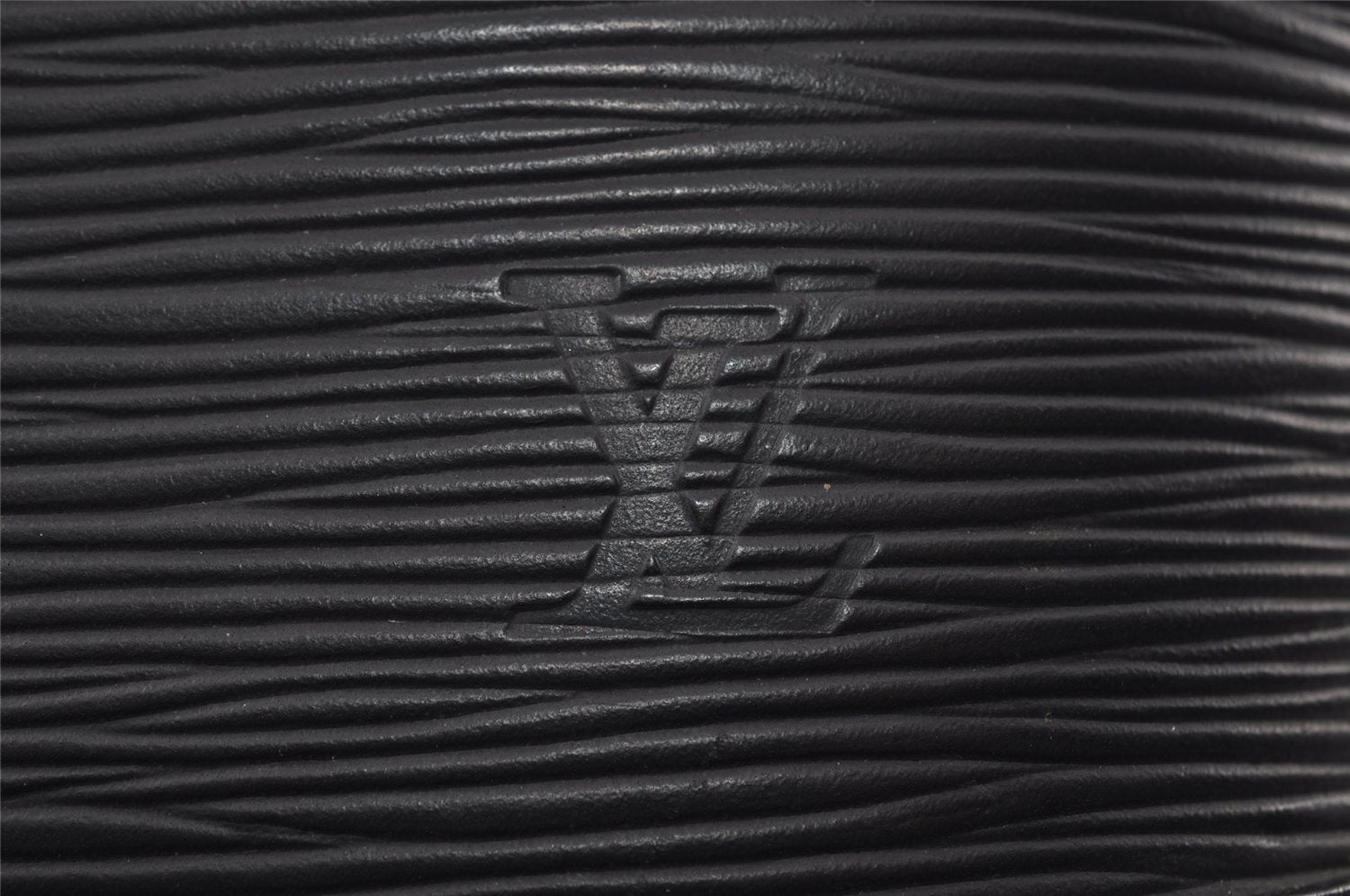 Authentic Louis Vuitton Epi Alma PM Hand Bag Black M40302 LV 6220I