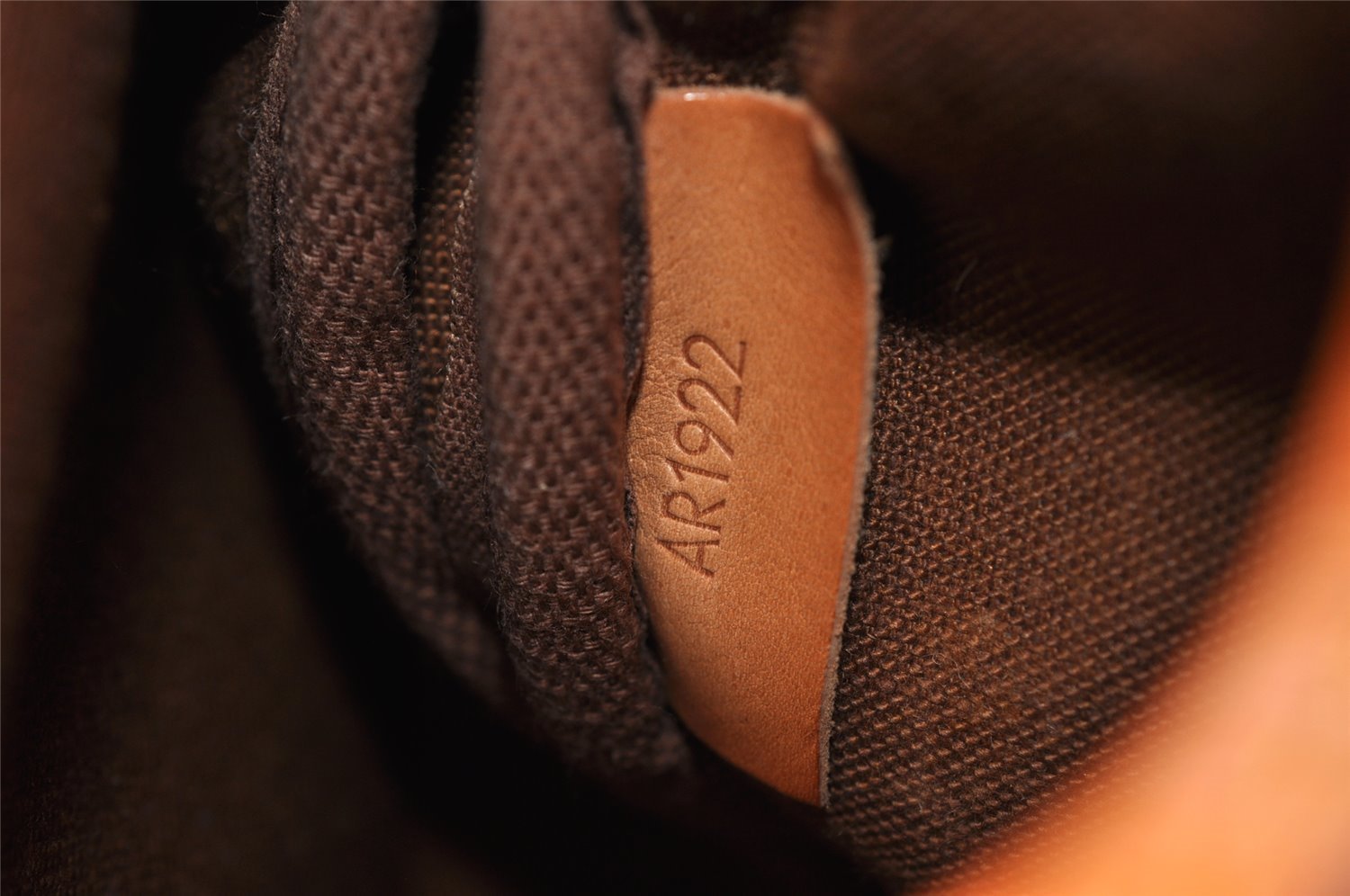 Authentic Louis Vuitton Monogram Saumur 30 Shoulder Cross Bag M42256 LV 6228I