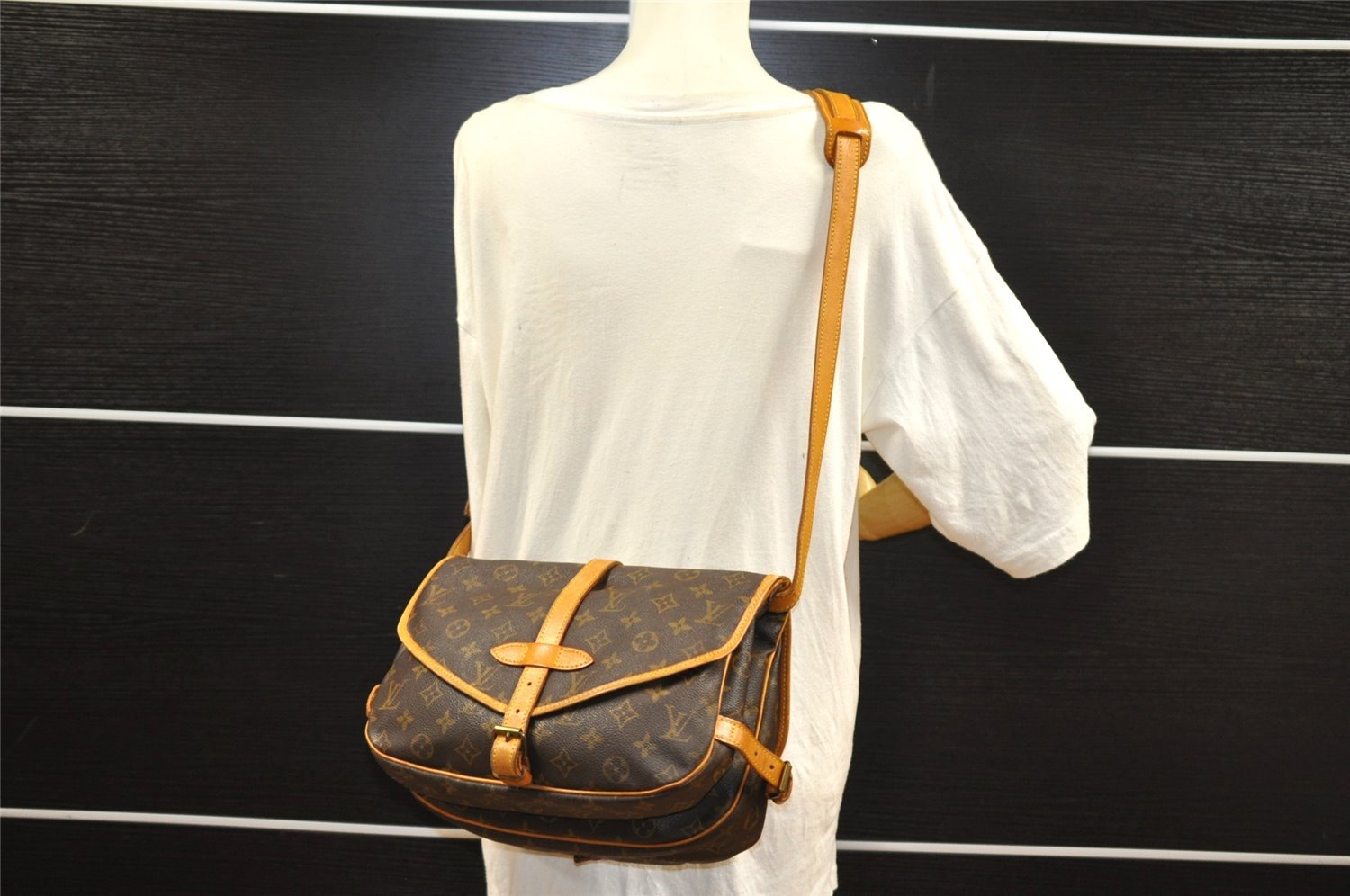 Authentic Louis Vuitton Monogram Saumur 30 Shoulder Cross Bag M42256 LV 6228I