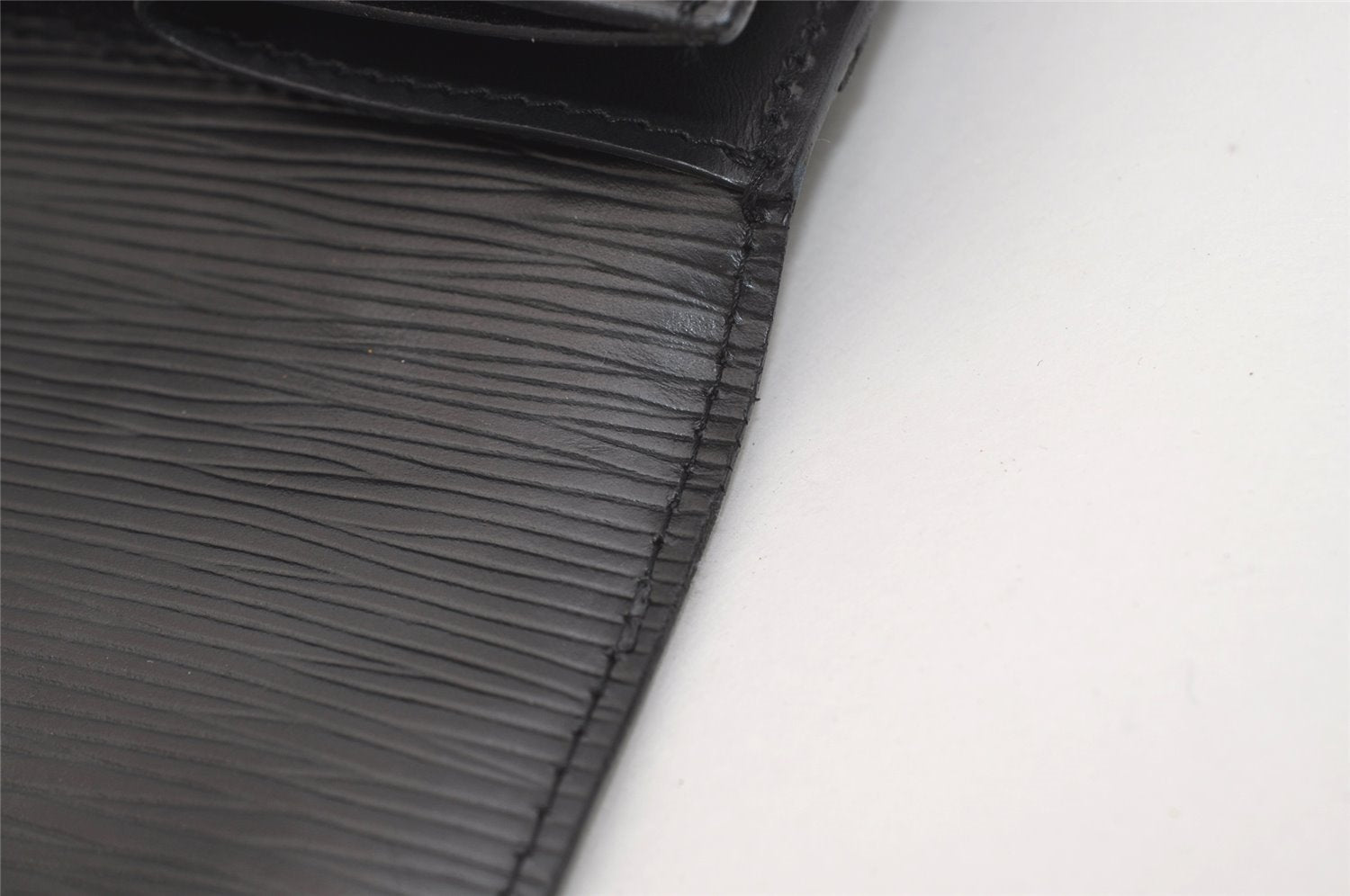 Authentic Louis Vuitton Epi Montaigne 27 Clutch Hand Bag Black M52652 LV 6231J