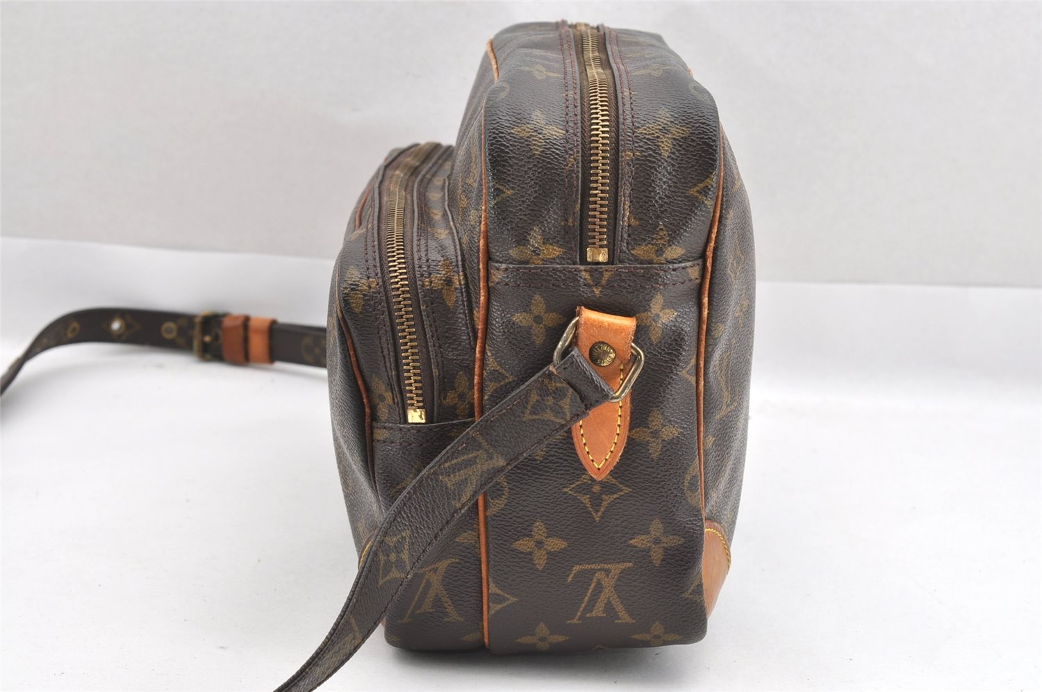 Authentic Louis Vuitton Monogram Nile Shoulder Cross Body Bag M45244 Junk 6251J
