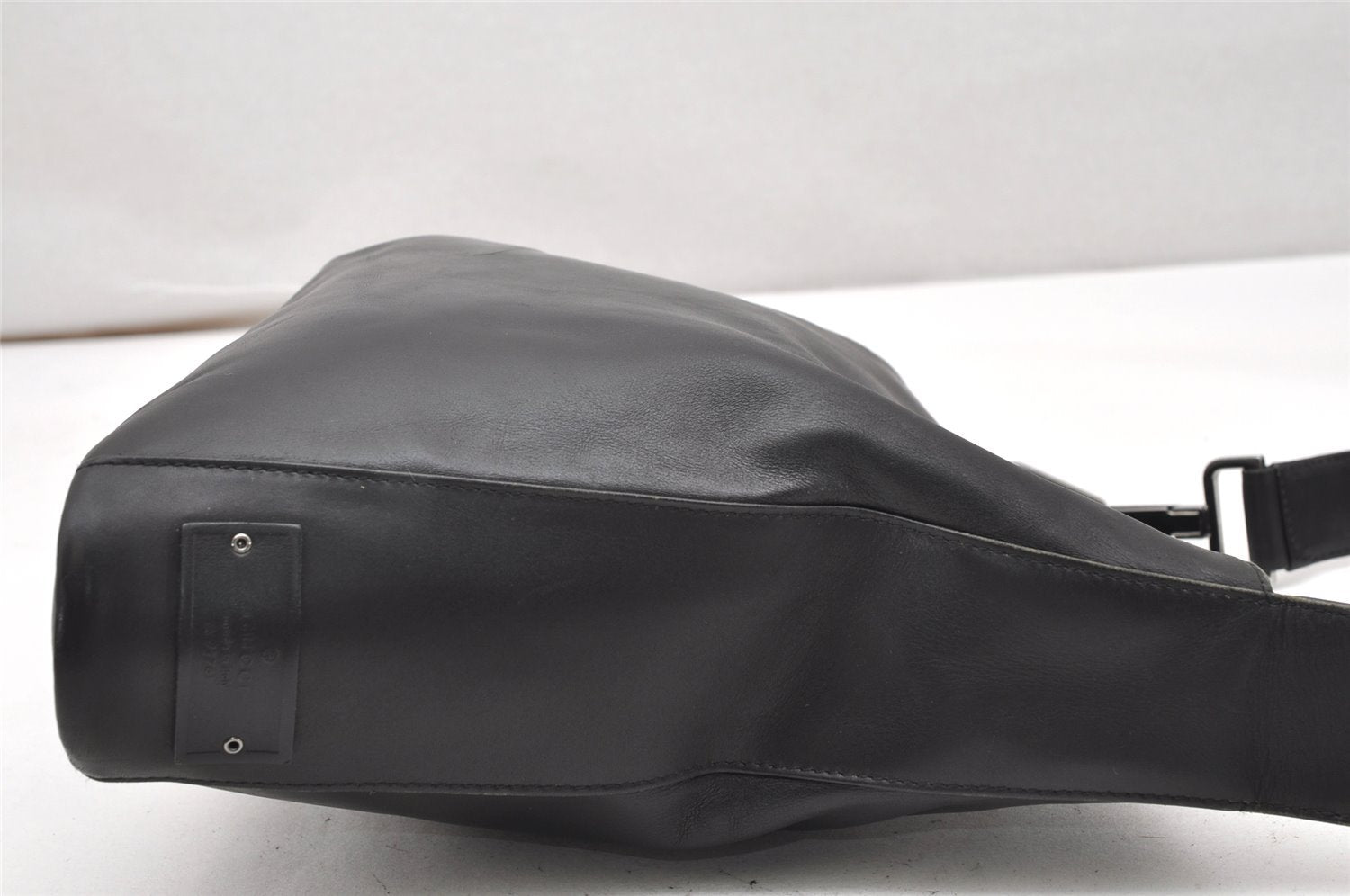 Authentic GUCCI Vintage Shoulder Cross Body Bag Purse Leather 91761 Black 6256K