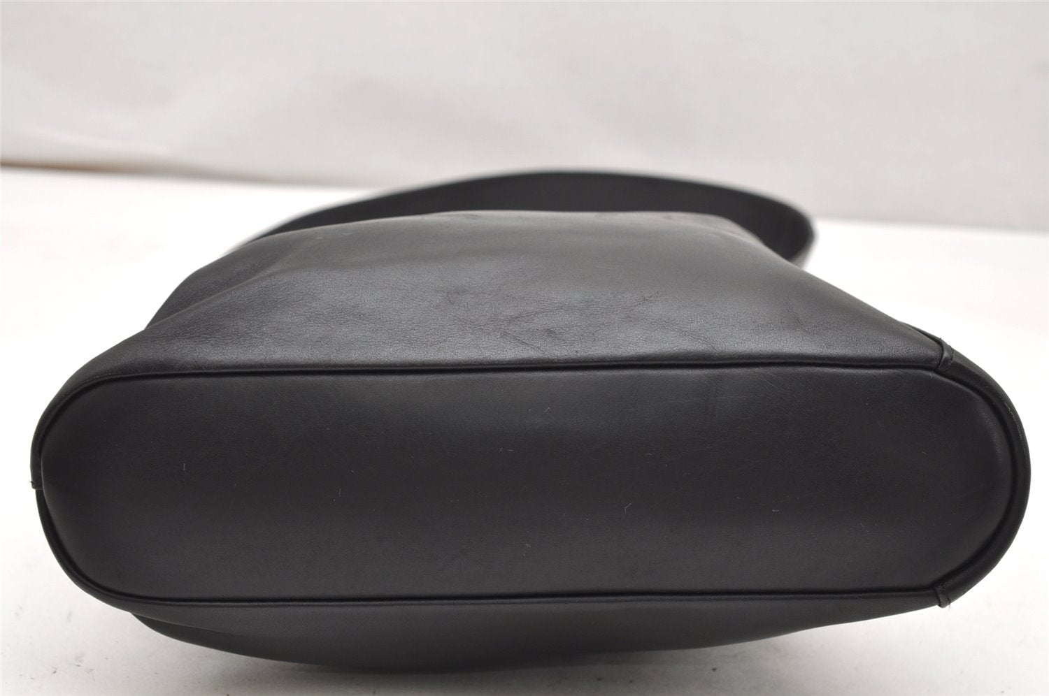 Authentic GUCCI Vintage Shoulder Cross Body Bag Purse Leather 91761 Black 6256K