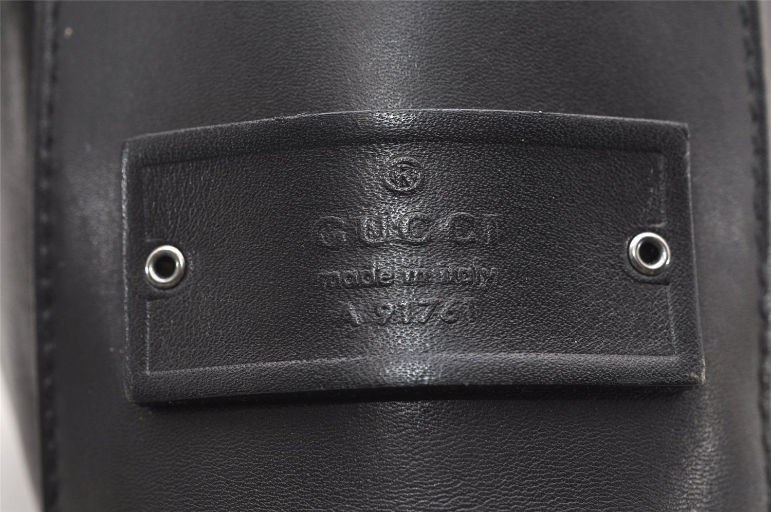 Authentic GUCCI Vintage Shoulder Cross Body Bag Purse Leather 91761 Black 6256K