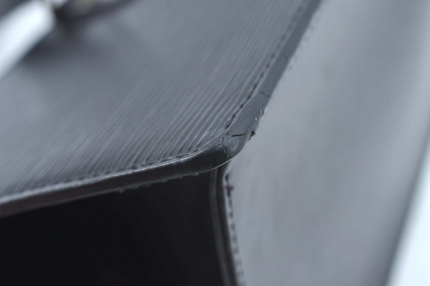 Authentic Louis Vuitton Epi Sac Triangle Hand Bag Black M52092 LV 6257I