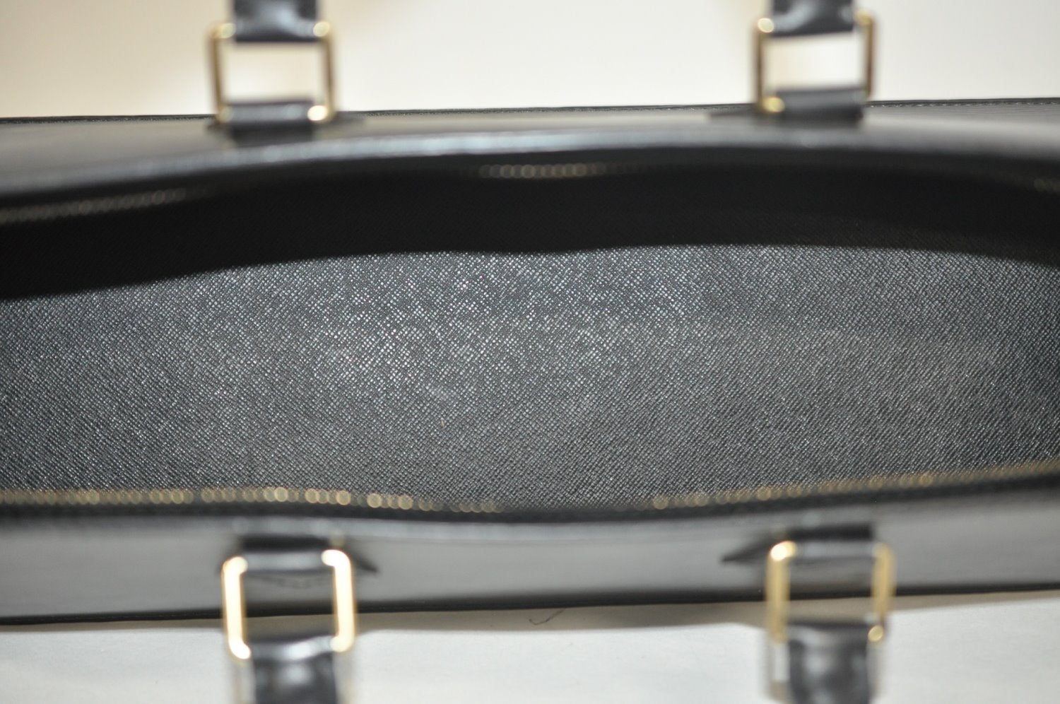 Authentic Louis Vuitton Epi Sac Triangle Hand Bag Black M52092 LV 6257I