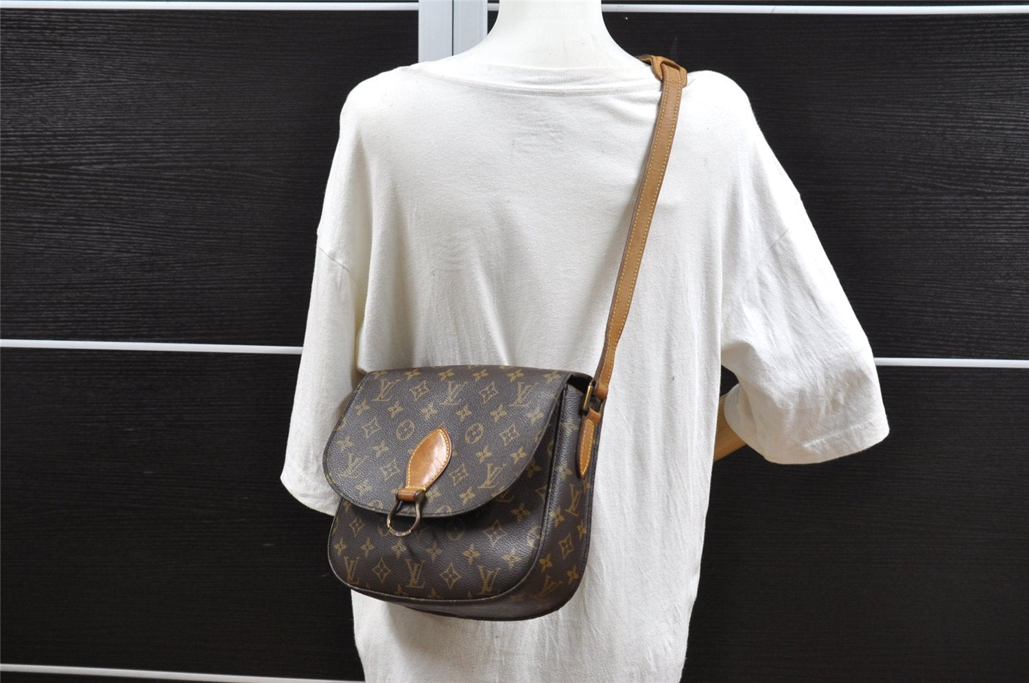 Authentic Louis Vuitton Monogram Saint Cloud GM M51242 Shoulder Cross Bag 6276I