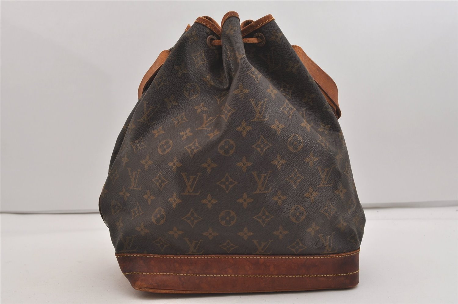 Authentic Louis Vuitton Monogram Noe Shoulder Drawstring Bag M42224 LV 6279J