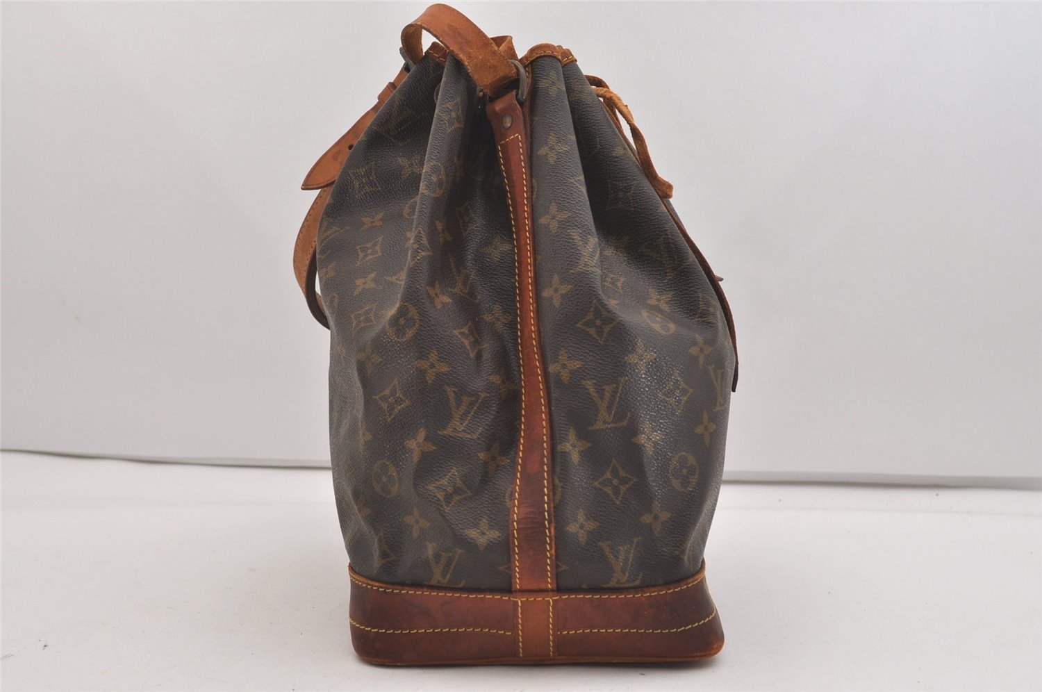 Authentic Louis Vuitton Monogram Noe Shoulder Drawstring Bag M42224 LV 6279J