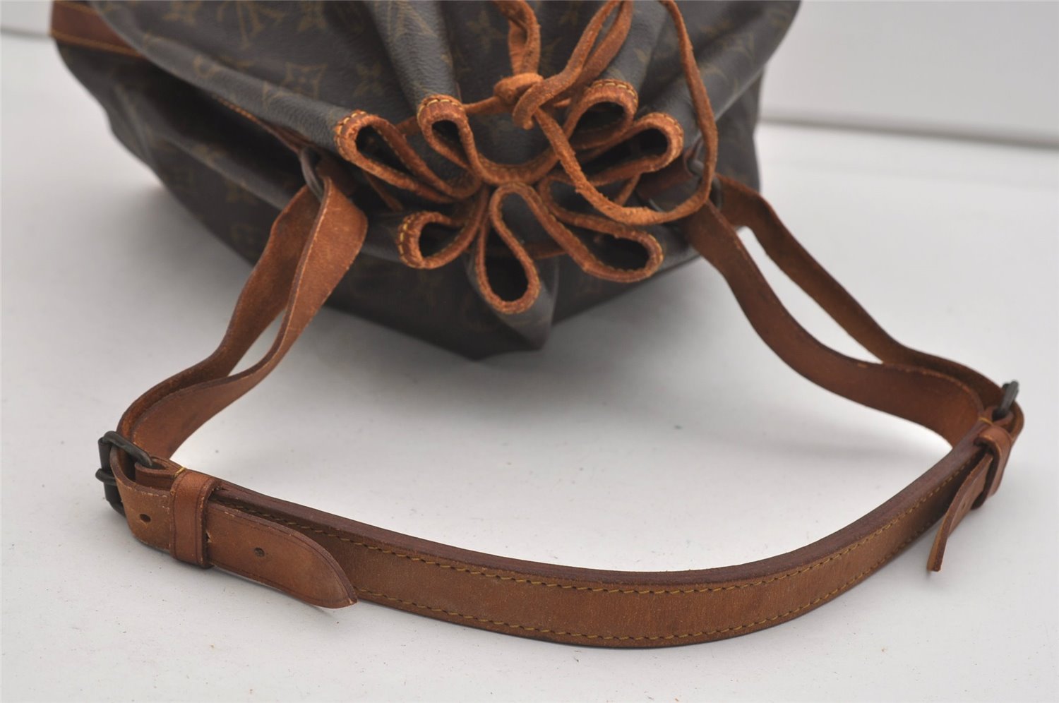 Authentic Louis Vuitton Monogram Noe Shoulder Drawstring Bag M42224 LV 6279J