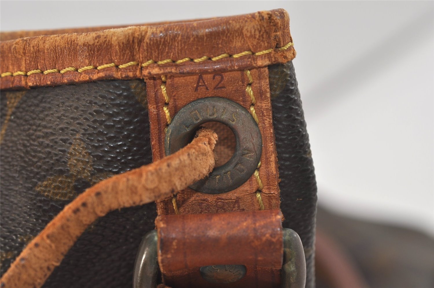 Authentic Louis Vuitton Monogram Noe Shoulder Drawstring Bag M42224 LV 6279J