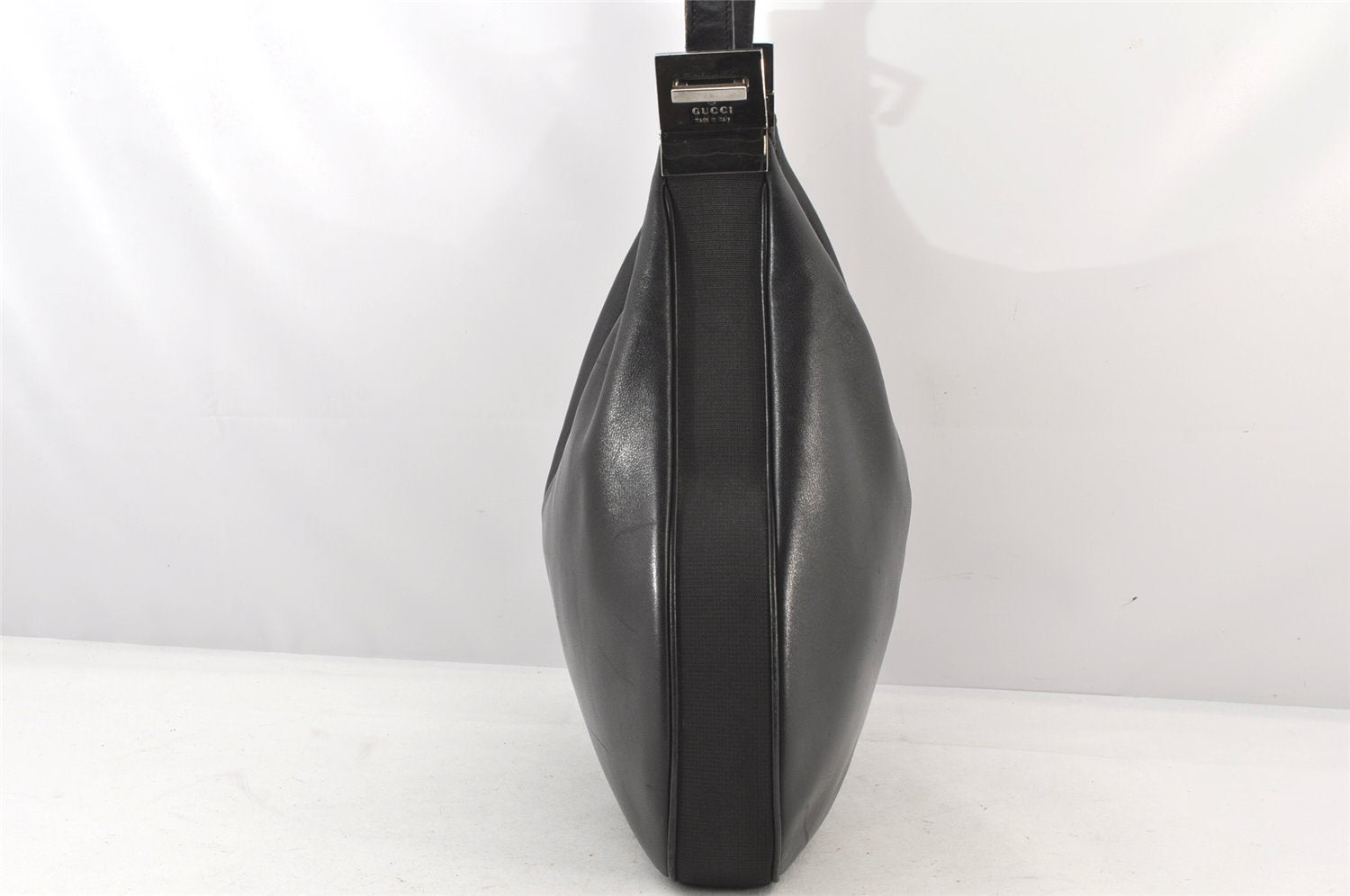 Authentic GUCCI Vintage Shoulder Bag Purse Leather 0013341 Black 6279K