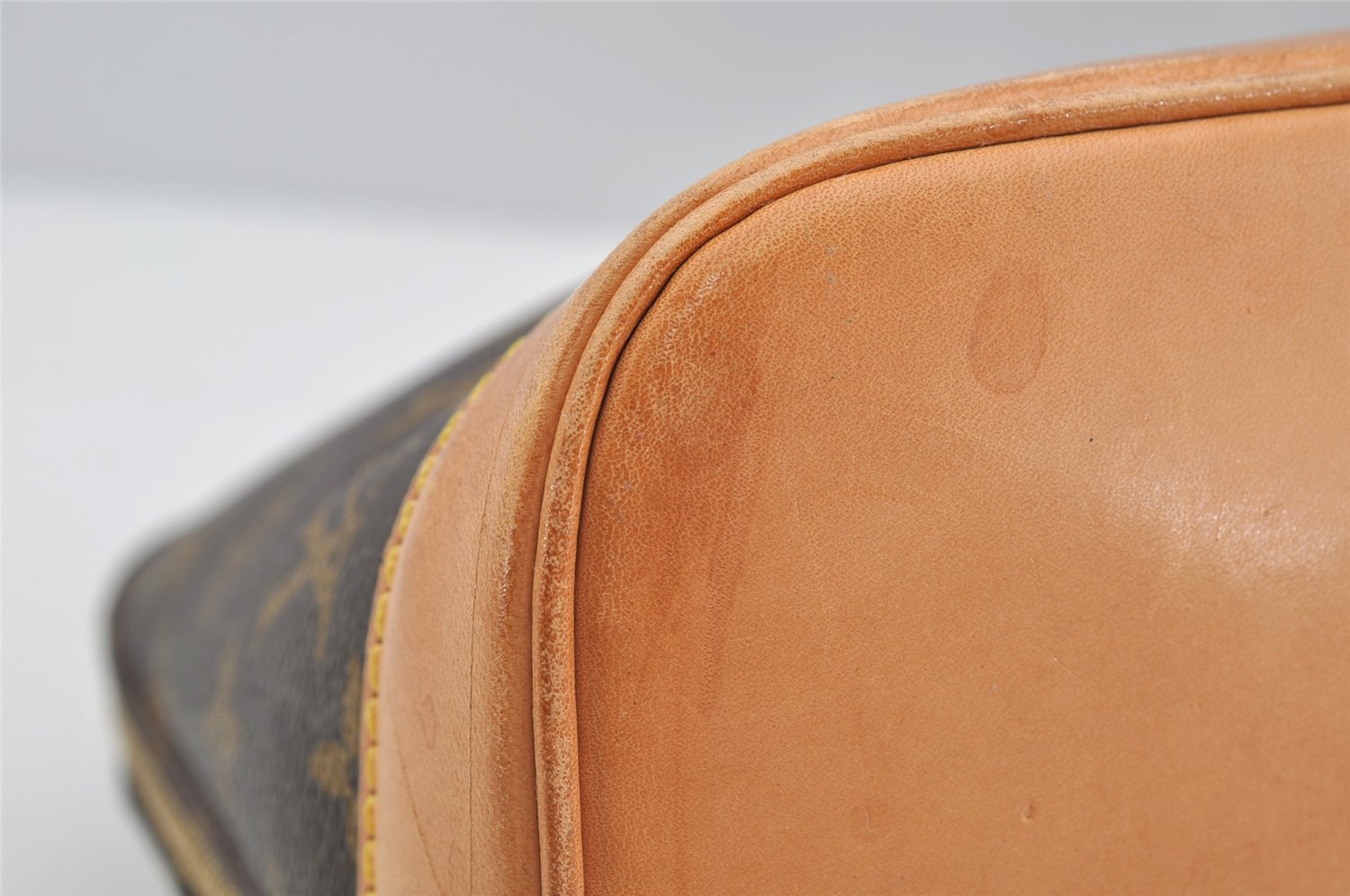 Authentic Louis Vuitton Monogram Alma Hand Bag Purse M51130 LV 6281I